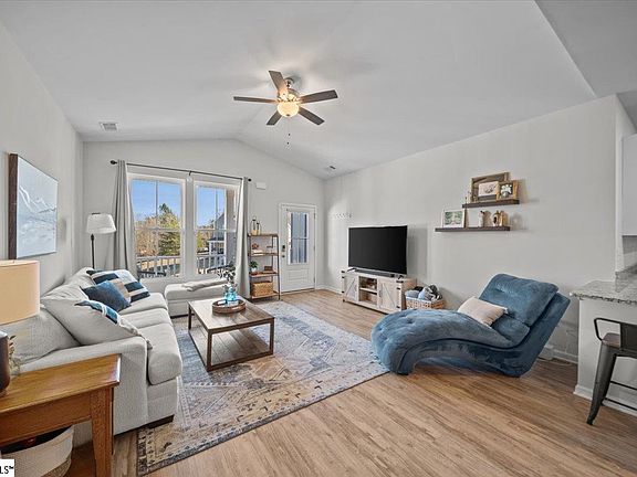 3rd image of 106 Aiken Dos Ln