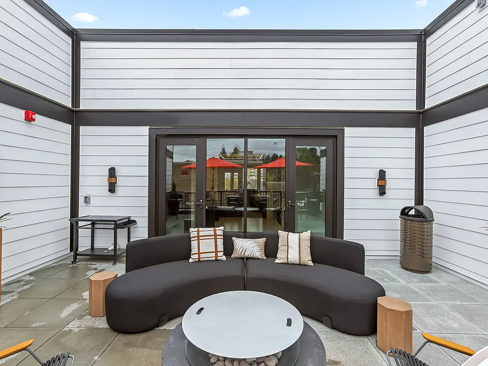 Hudson West apartments community photo