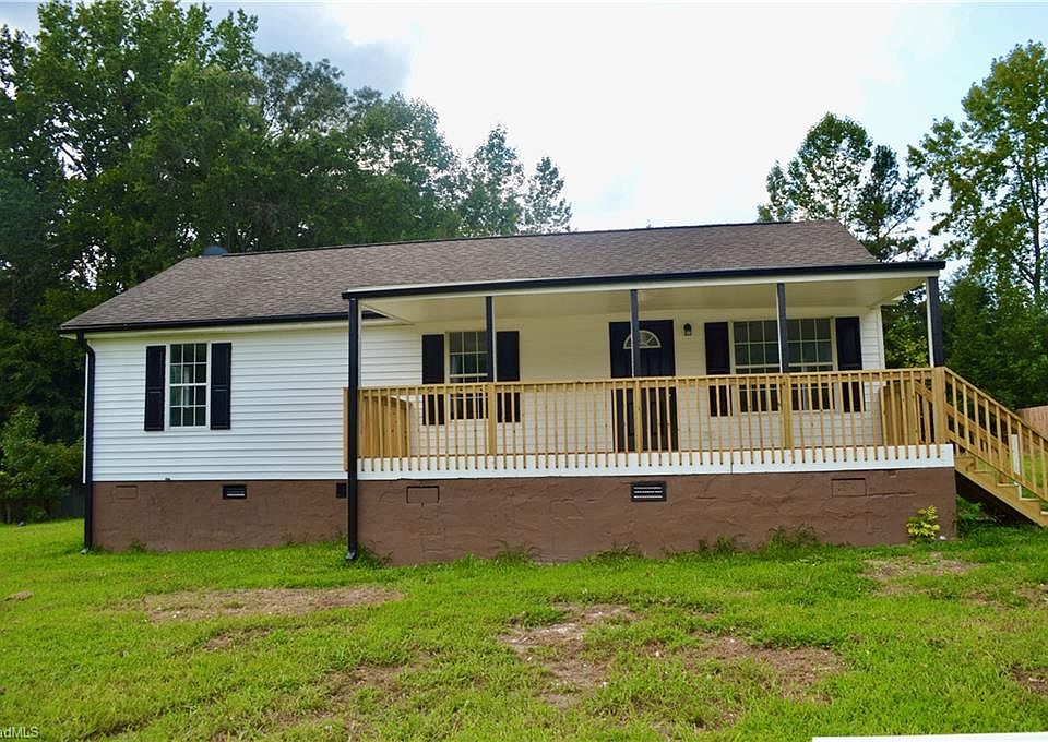 1st image of 218 Simmons Lake Dr