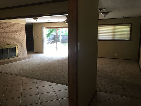 3rd image of 1920 Lakeview Dr