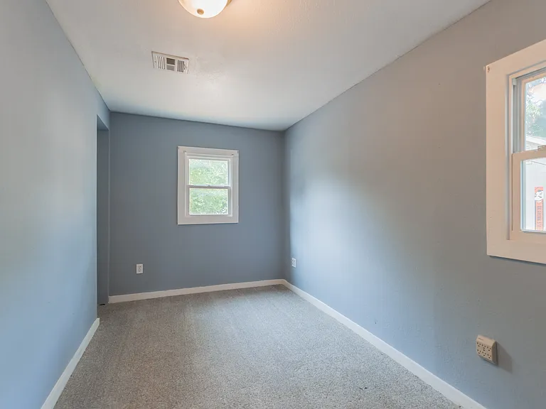 2162 W Lowry St — Photo 12