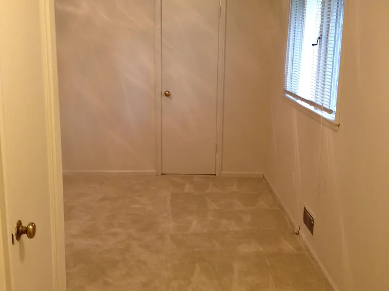Somerset Apartments — Photo 25