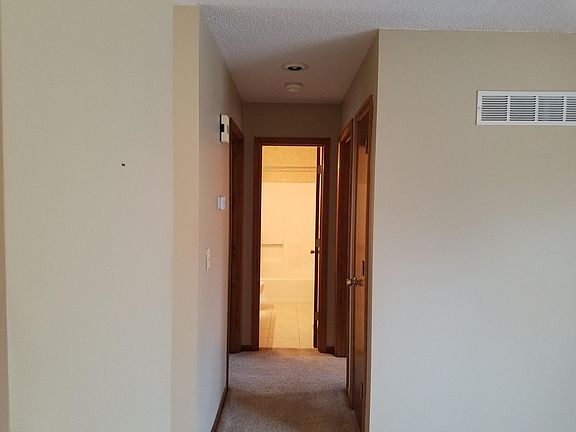 5th image of 410 NE Ash Ct