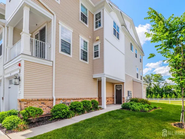 715 Station Rd, Dunellen, NJ 08812