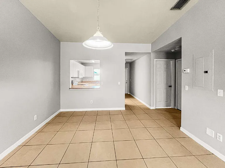 1321 SE 8th Ave #2 — Photo 8