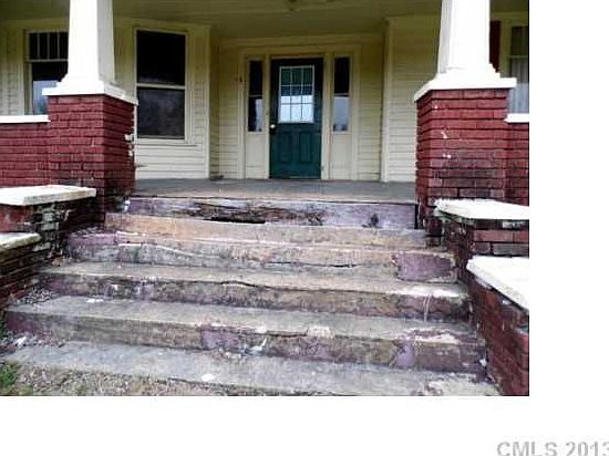 2nd image of 776 S Grove St