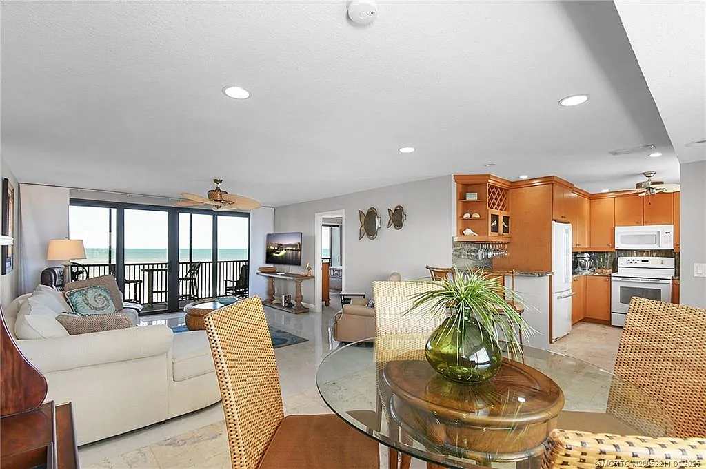 2 bed, 2.0 bath, 1227 sqft, $3,500 — Photo 4