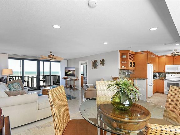 4th image of 2375 NE Ocean Blvd APT E402