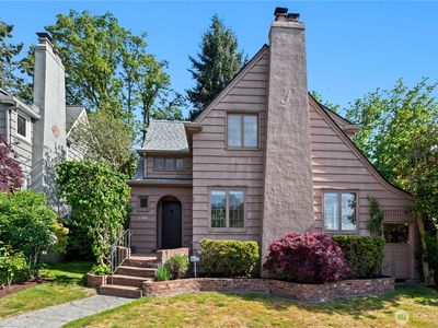 2118 NE Park Road, Seattle, WA, 98105
