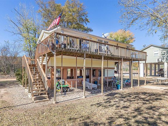 4th image of 1083 Riverlawn Dr
