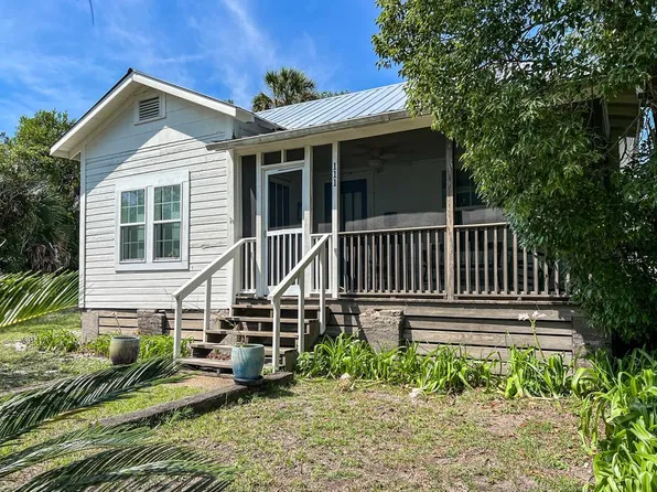111 5th St, Apalachicola, FL 32320