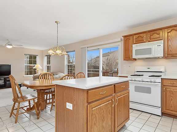 5th image of 949 Shoreline Dr