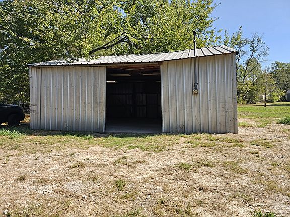 4th image of 1107-1 Esma St