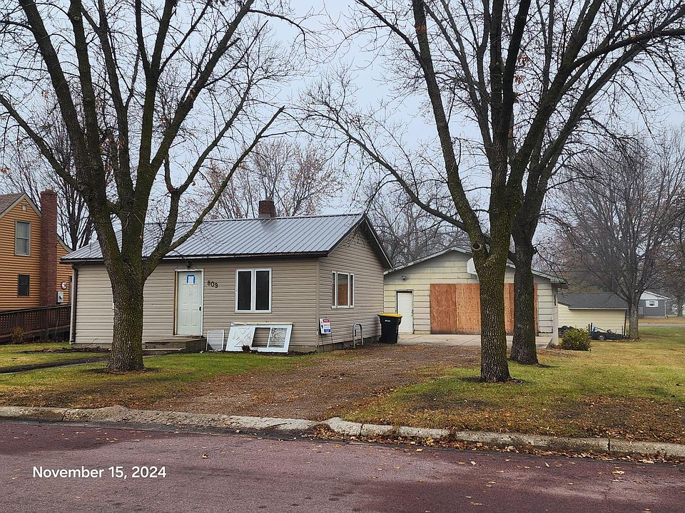 1st image of 809 E Elm St