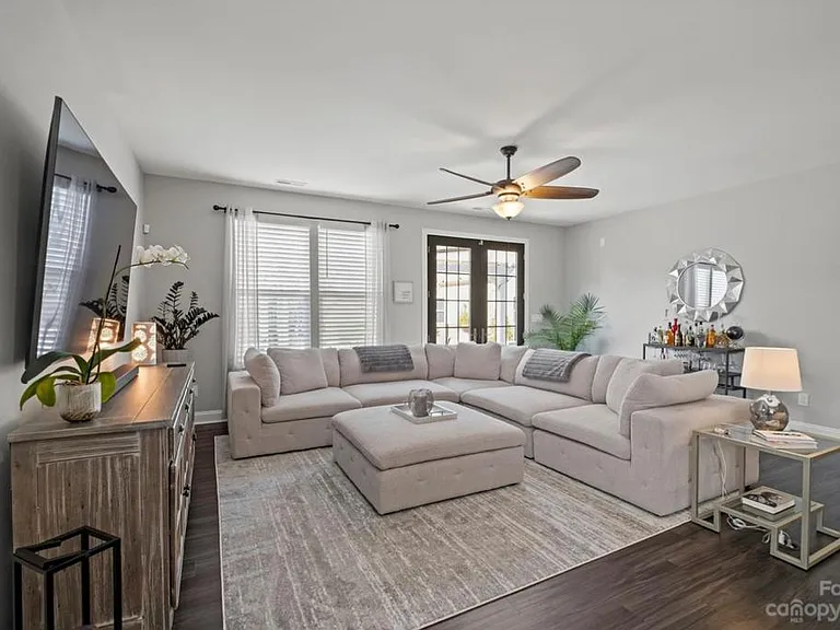 1003 Angora Ct — Photo 17