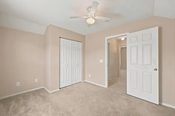 914 Bur Oak Ct — Photo 17