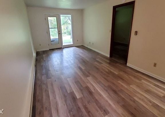 Welcome! Living Room to Patio