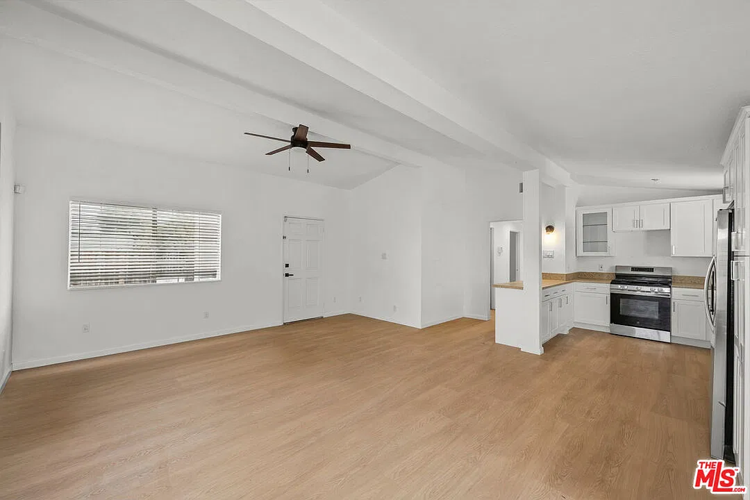 3 bed, 2.0 bath, 1104 sqft, $4,500 — Photo 2