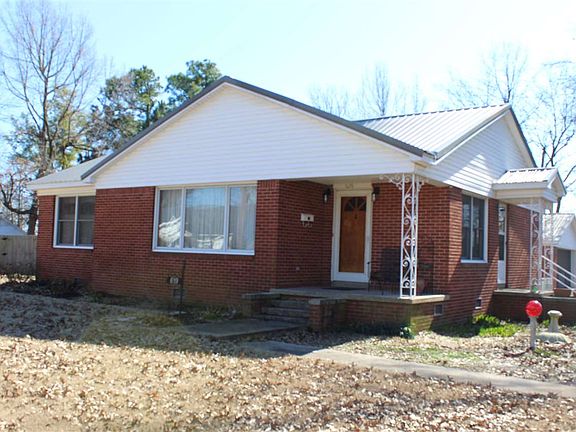 2nd image of 619 Foster St