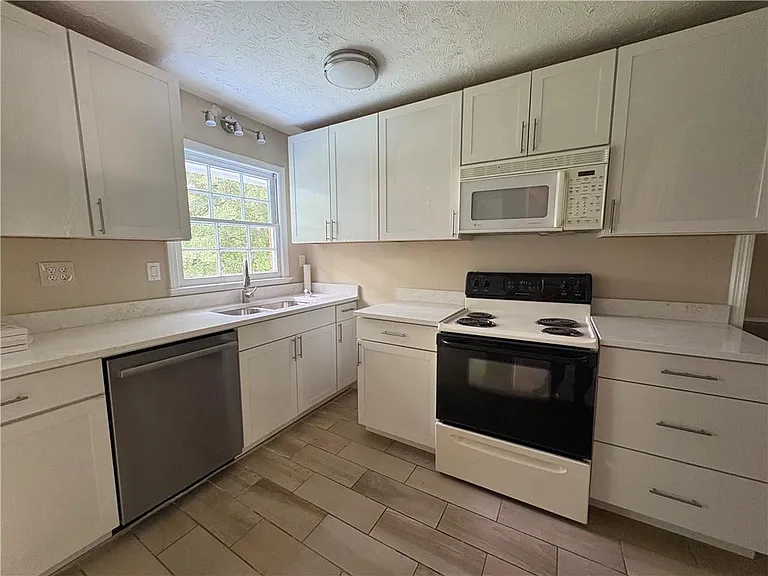 4624 Burns Rd NW — Photo 8