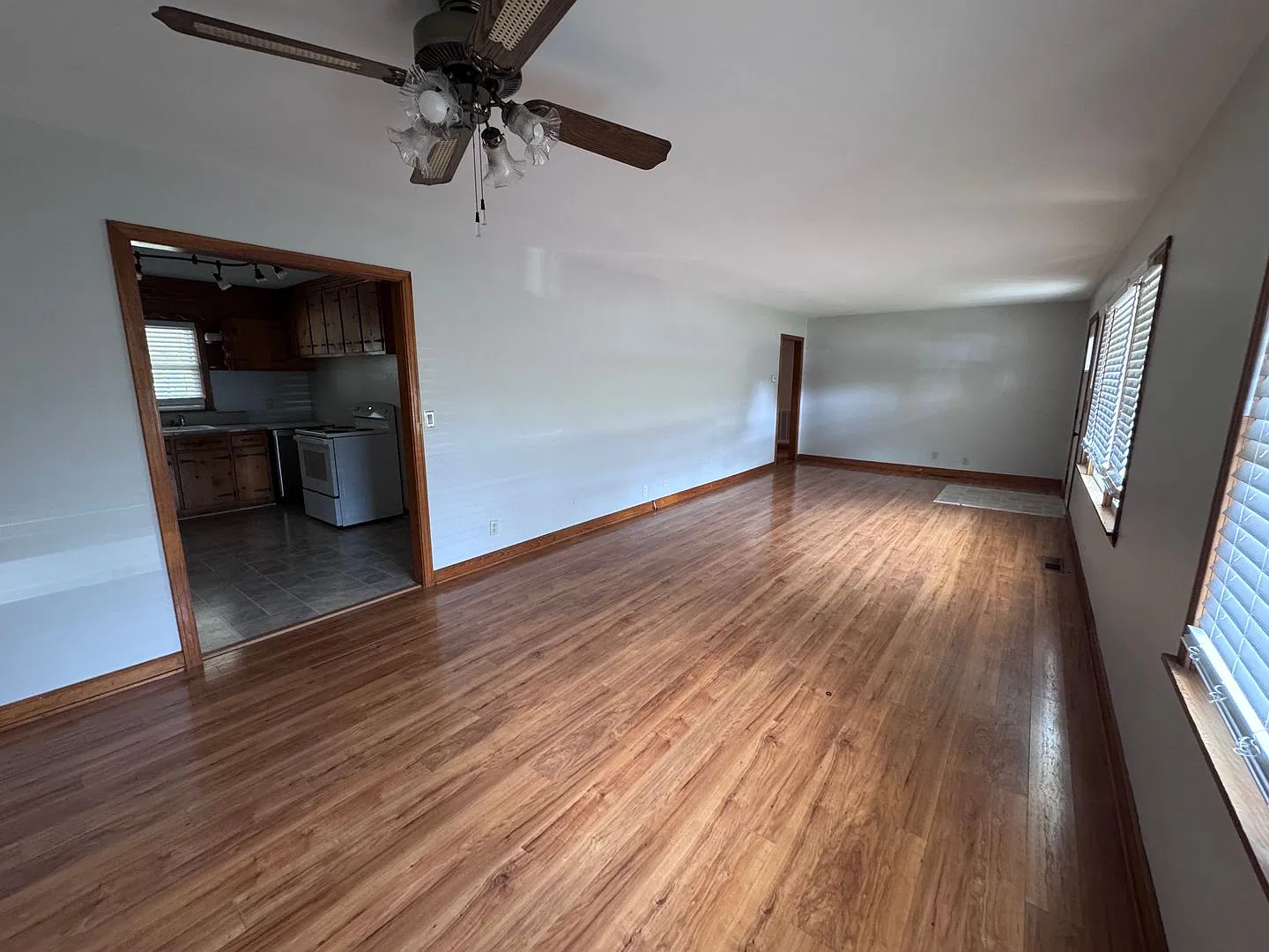 3 bed 1.5 bath in Murray — Photo 3