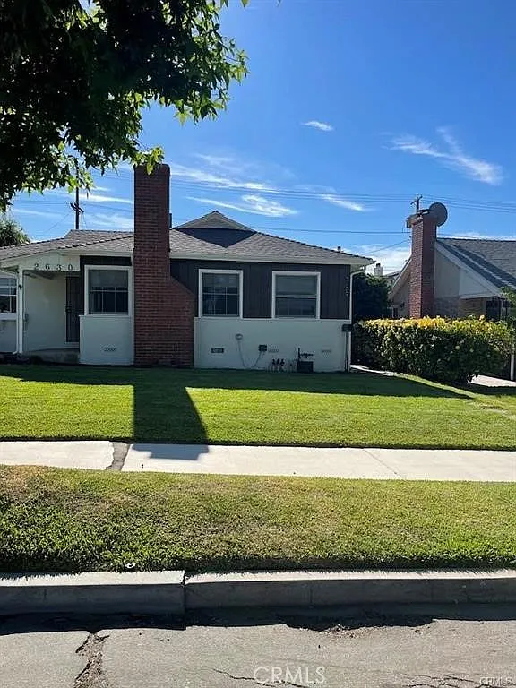 3 bed, 1228 sqft, $3,900 — Photo 2