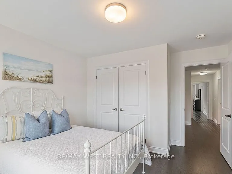 2132 Wilson St — Photo 17