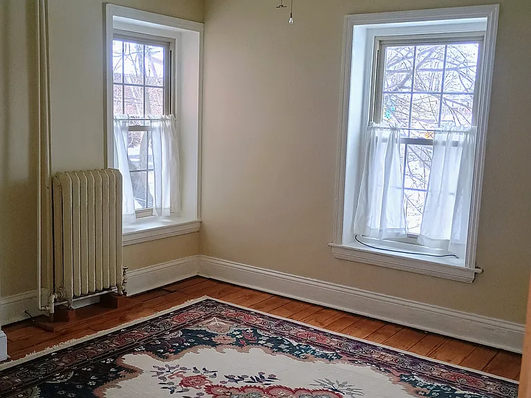 814 W Market St #2 — Photo 11