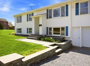 55 Mixter St, Middletown, RI 02842
