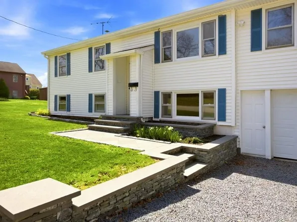55 Mixter St, Middletown, RI 02842