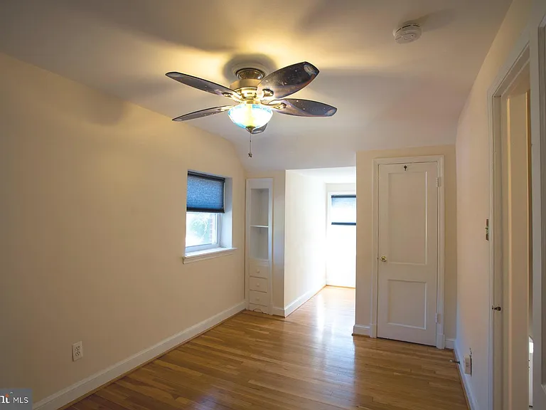 5915 Ryland Dr — Photo 18