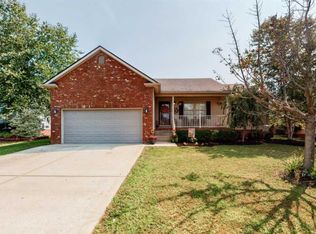 512 Oak Mont Dr, Mount Sterling, KY 40353