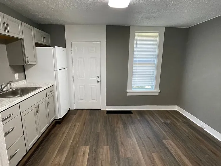 10 Grant St — Photo 2