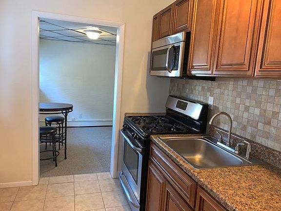 4th image of 17 Rose St APT 3