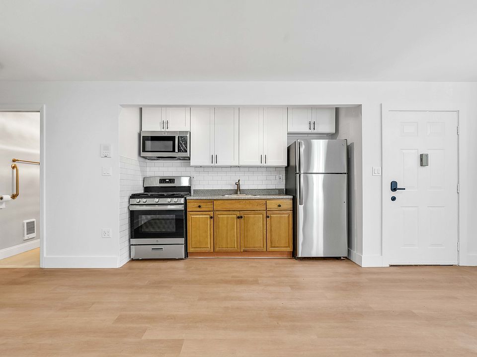 1st image of 461 E 144th St #1