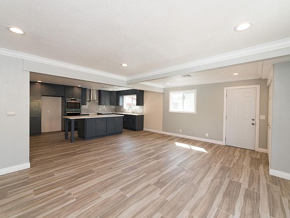3rd image of 1701 N Avenue 46