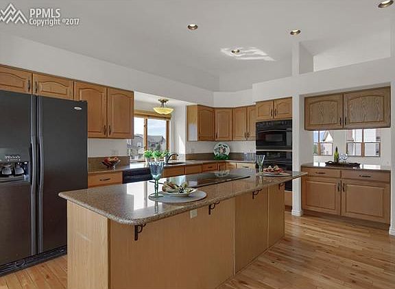 4th image of 9010 Tuscany Way