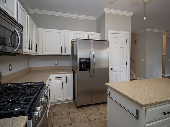 5th image of 14 Peyton Rd