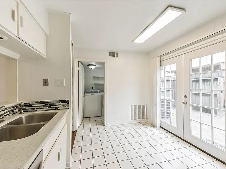 815 S Ripple Creek Dr #4 — Photo 11