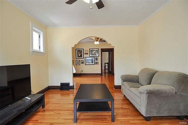 2nd image of 6509-6511 Hoffman Ave