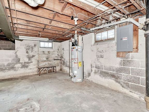 41st image of 262 Commodore Pkwy
