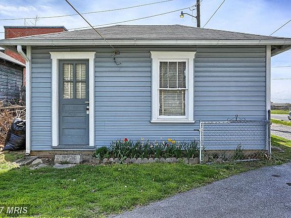 4th image of 11110 Lincoln Ave