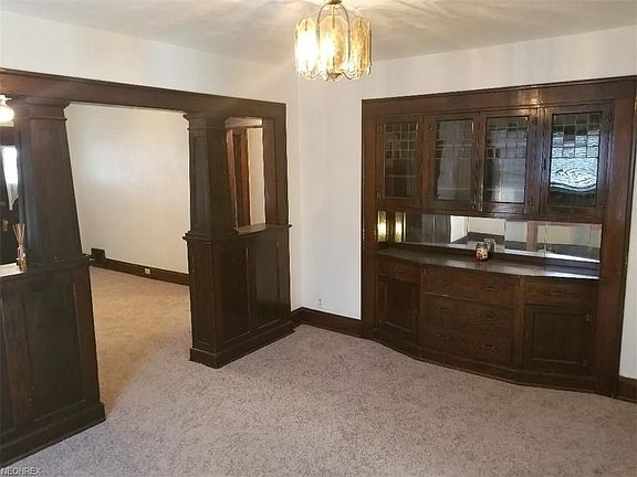 5th image of 223 Pioneer St