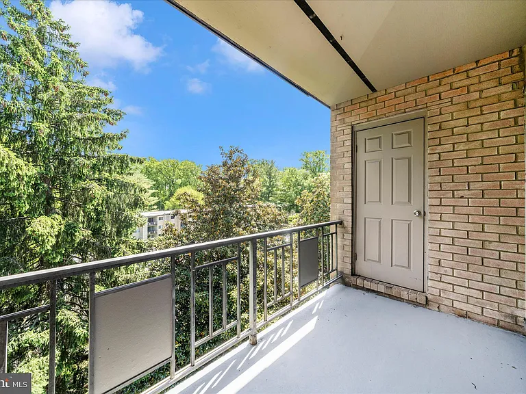 12202 Braxfield Ct #16/228 — Photo 41