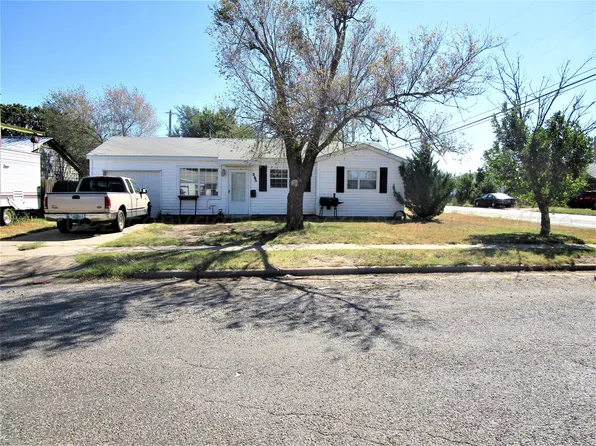 345 Jean St, Pampa, TX 79065