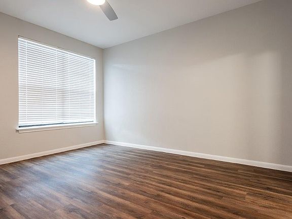 3rd image of 12430 Metric Blvd #3532388