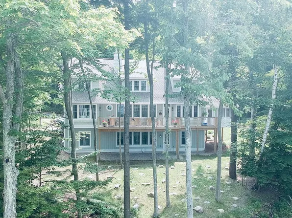 1667 Figg Rd, Frankfort, MI 49635