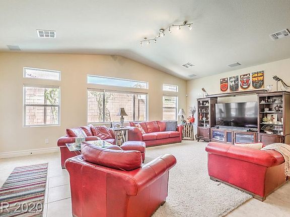 3rd image of 124 Whitetail Archery Ave
