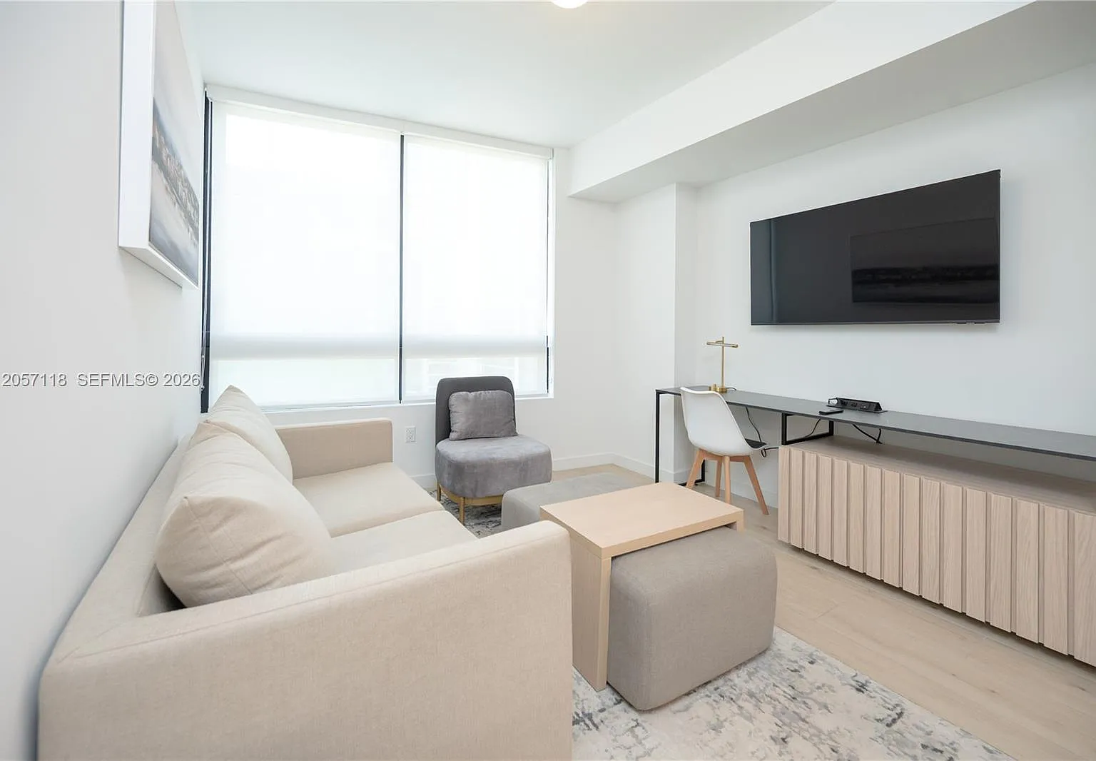 District 225 Condo — Photo 3