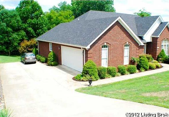 3rd image of 184 Oak Creek Cir